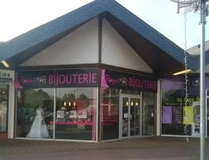 Enseigne et vitrine bijouterie